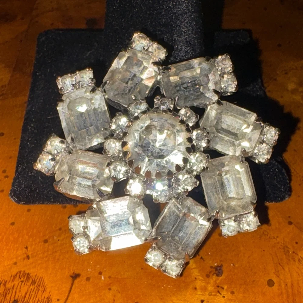 Vintage Elegant Silver Crystal Brooch